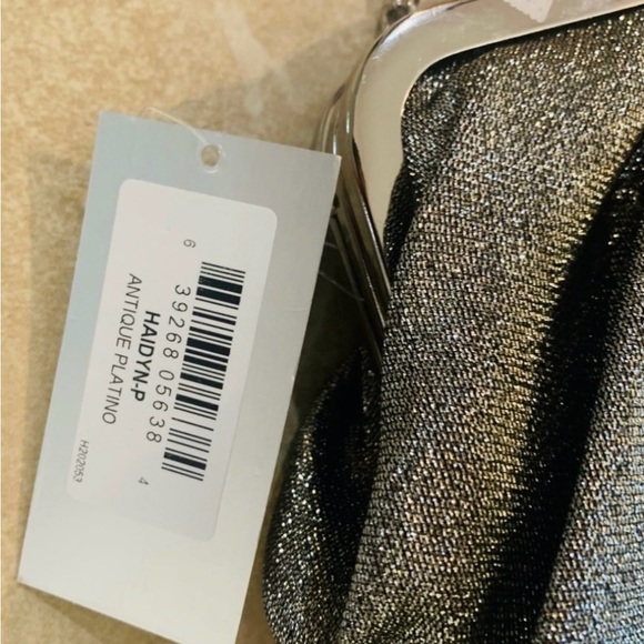 Nina pleated clutch bag - Picture 7 of 15